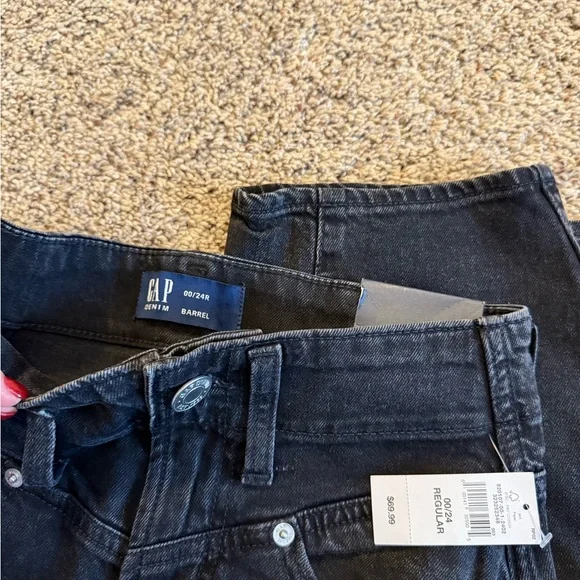 GAP Women's Black Barrel Jeans - Picture 3 of 3